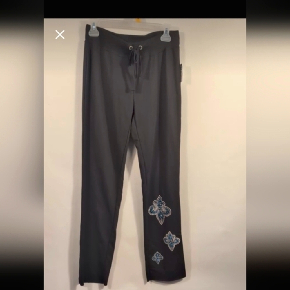 Rue 21 Black Straight draw string Sweatpants with diamonds Size Medium NWTG
